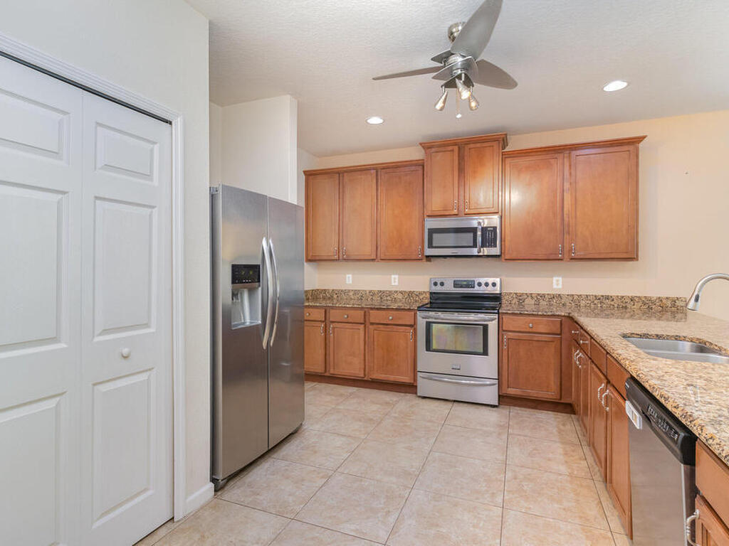 2712 Glenridge Circle, Merritt Island, FL 32953