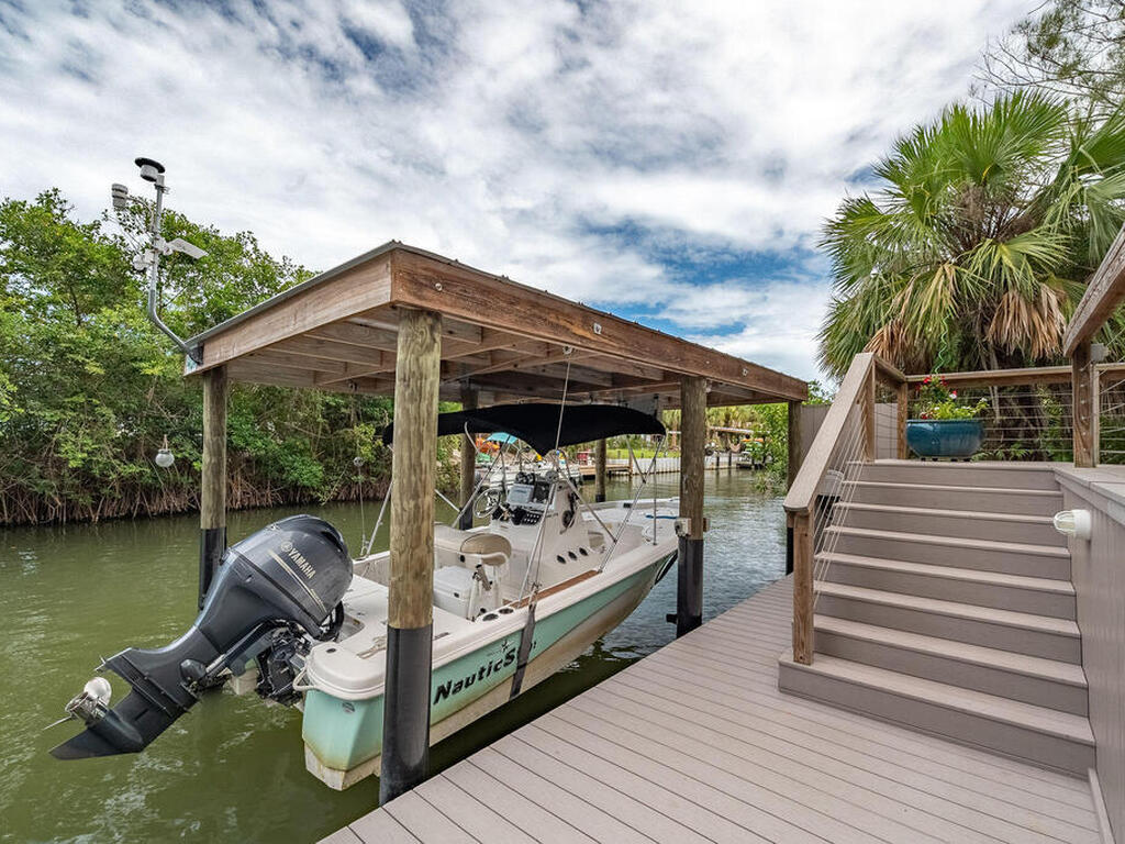 48 Vip Island, Grant, FL 32949