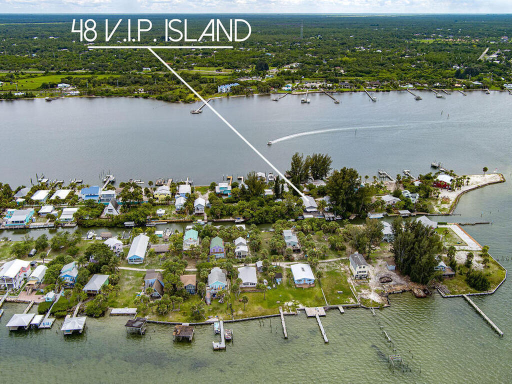 48 Vip Island, Grant, FL 32949