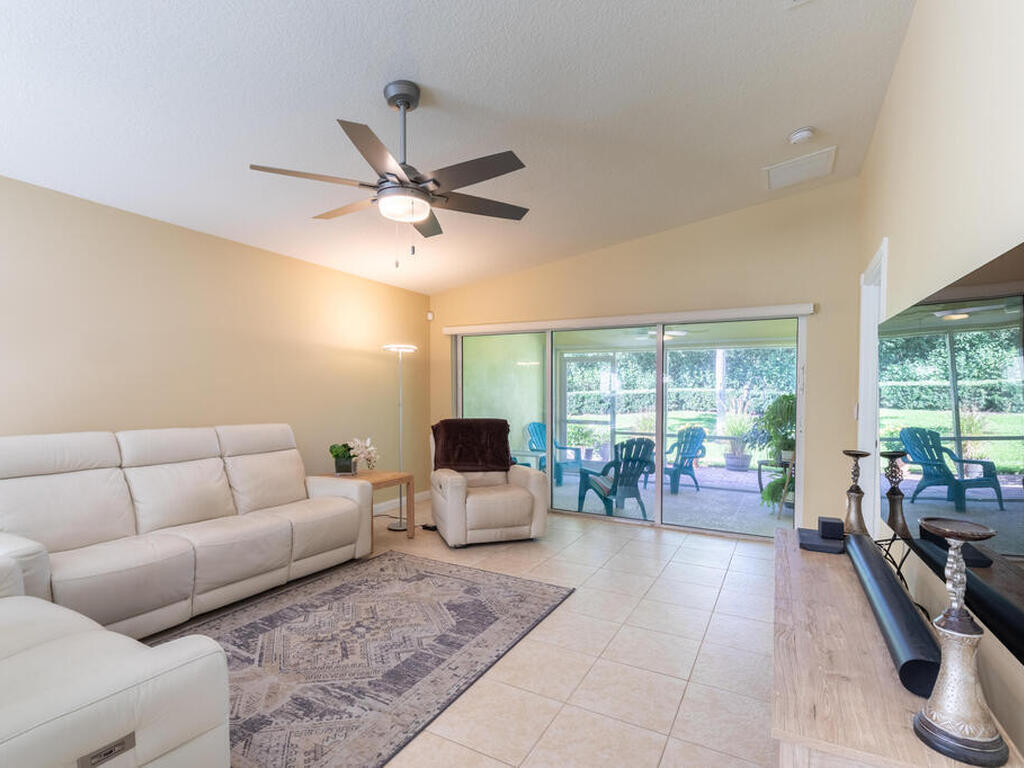 4981 Corsica Square, Vero Beach, FL 32967