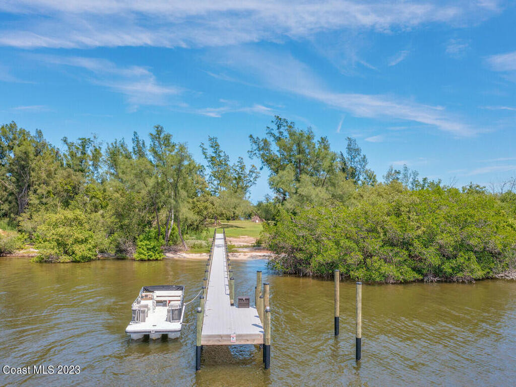 15 Grant Island Estates, Grant, FL 32949