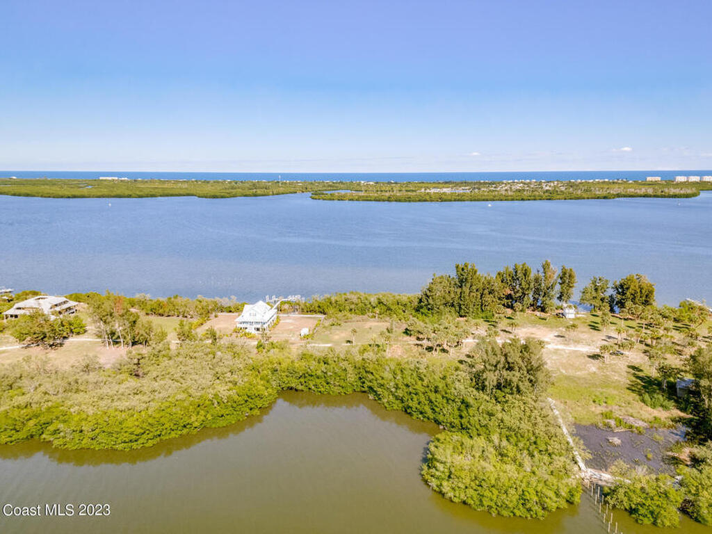 15 Grant Island Estates, Grant, FL 32949