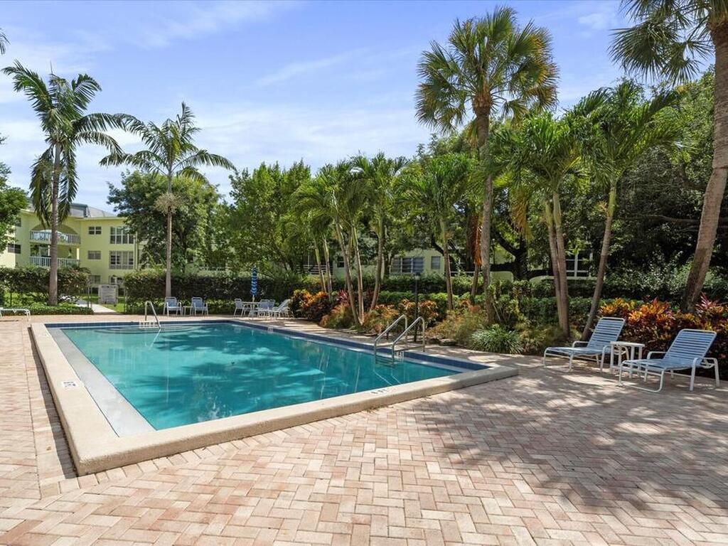 1100 Ponce De Leon Circle, Vero Beach, FL 32960