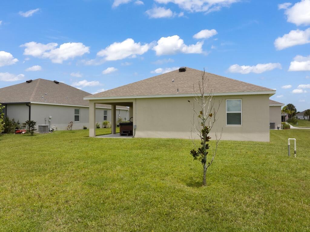 8381 Laguna Circle, Micco, FL 32976