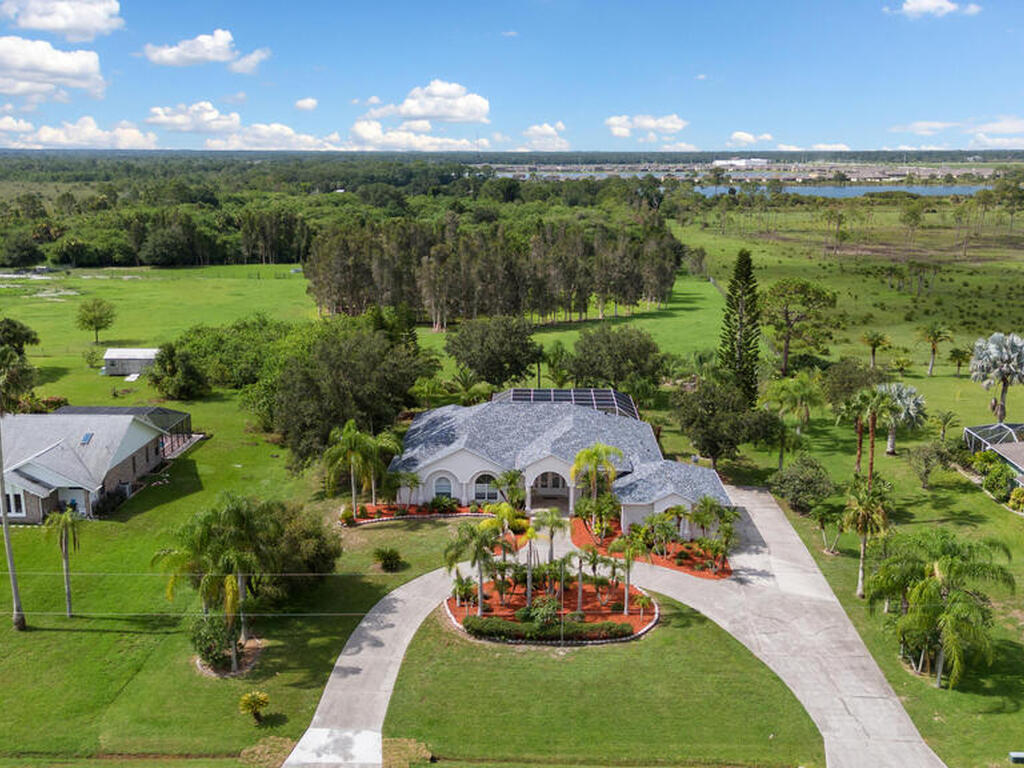 1847 Plantation Circle, Palm Bay, FL 32909