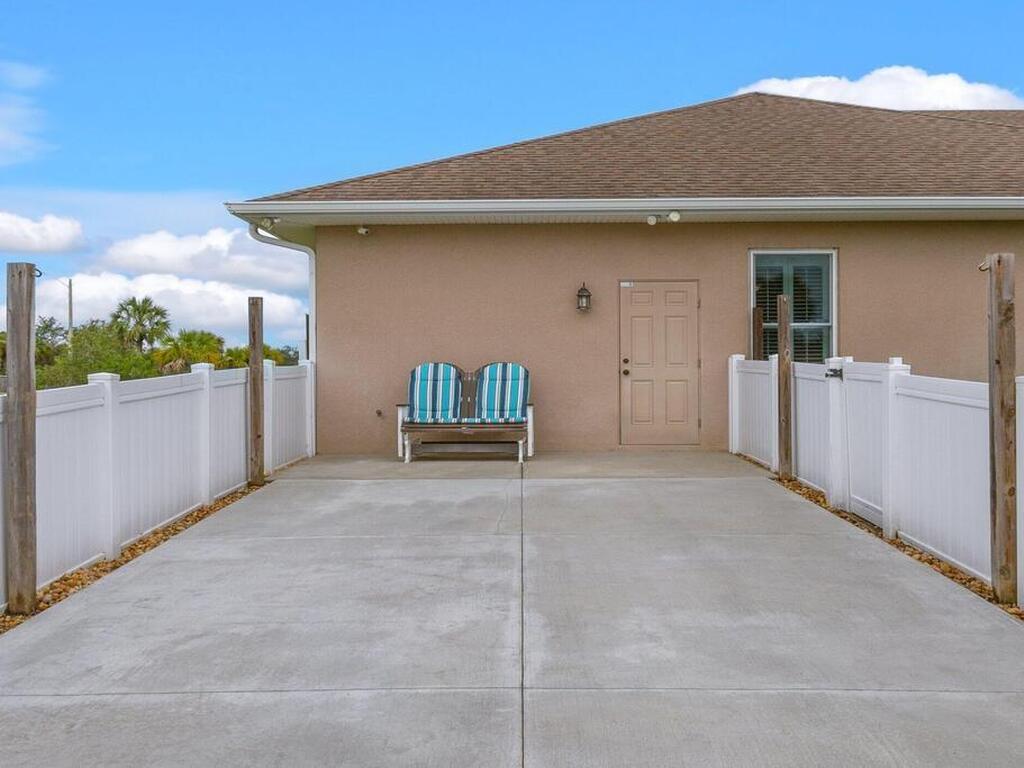 7 Buck Court, Palm Bay, FL 32909