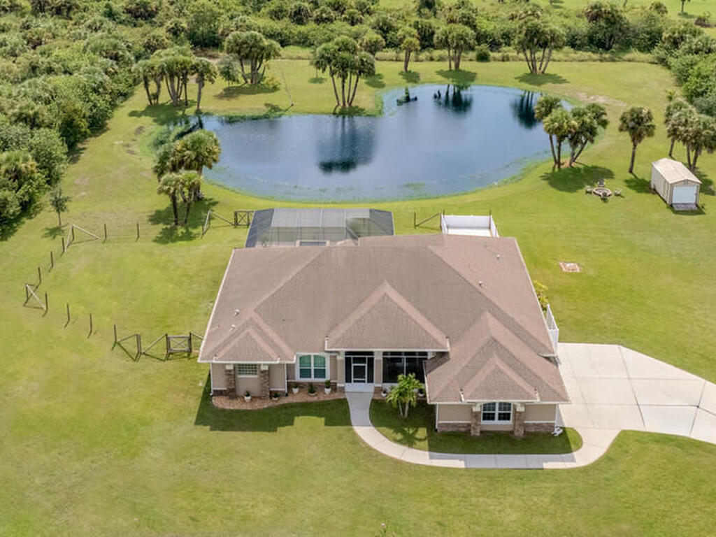 7 Buck Court, Palm Bay, FL 32909