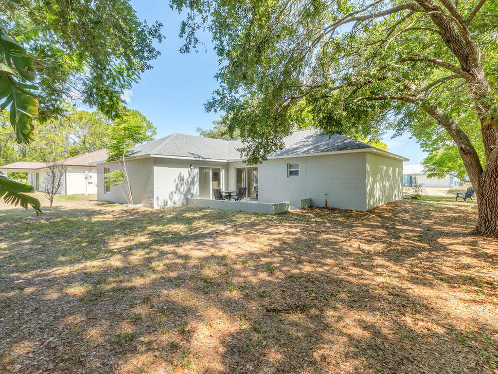 1226 Danforth Street, Palm Bay, FL 32908