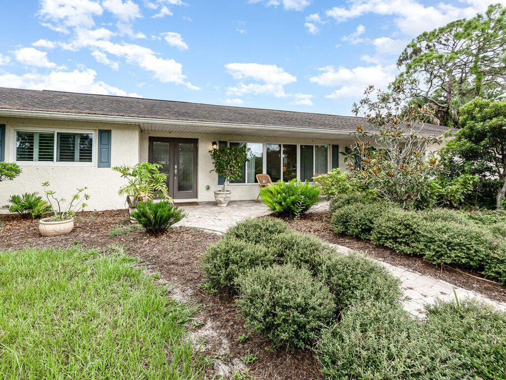 2535 Lake Crest Boulevard, Melbourne, FL 32934