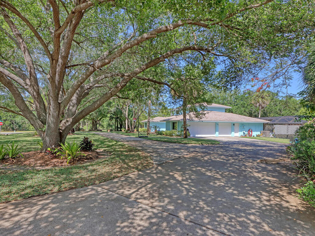 705 River Oaks Lane, Merritt Island, FL 32953