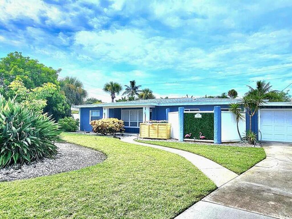 117 W Pasco Lane, Cocoa Beach, FL 32931