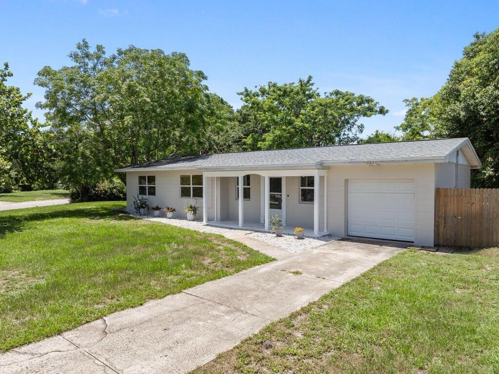 824 Glenmore Circle, Melbourne, FL 32901