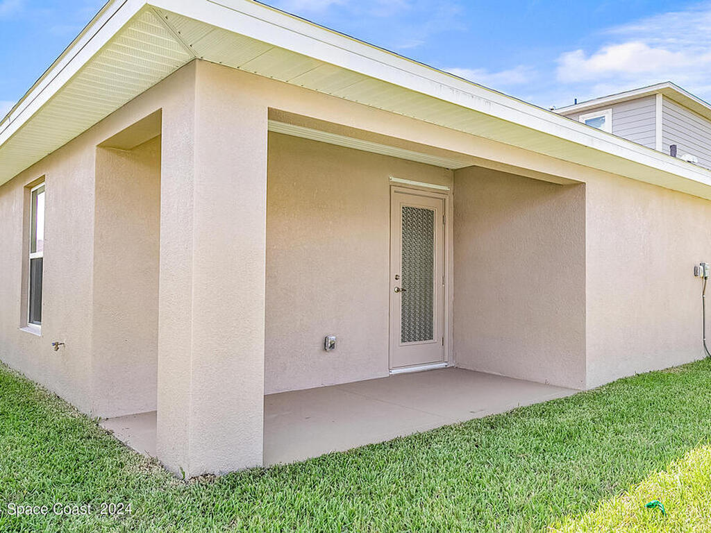 1059 Grantham Lane, Palm Bay, FL 32909