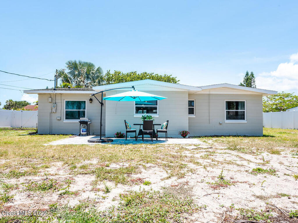 118 E Osceola Lane, Cocoa Beach, FL 32931