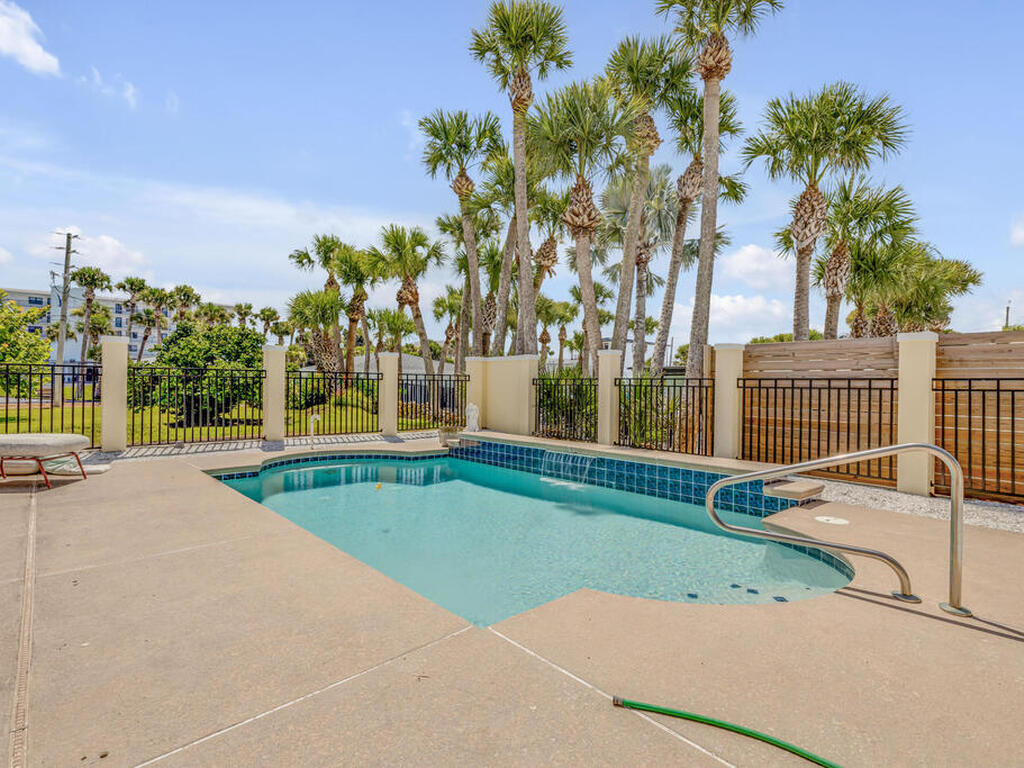 327 Due East Street, New Smyrna Beach, FL 32169