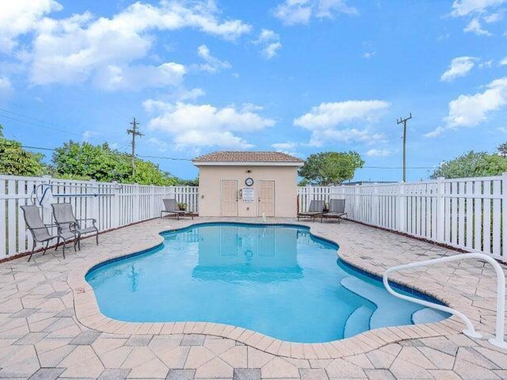 525 Siena Court, Satellite Beach, FL 32937