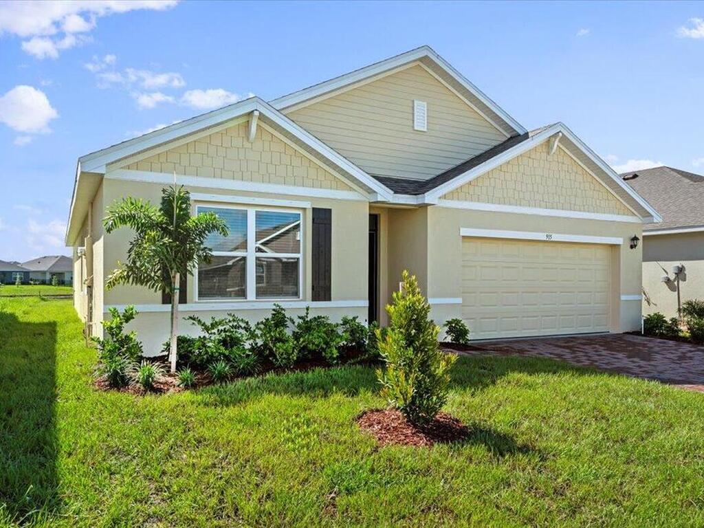 915 Dugan Circle, Palm Bay, FL 32909