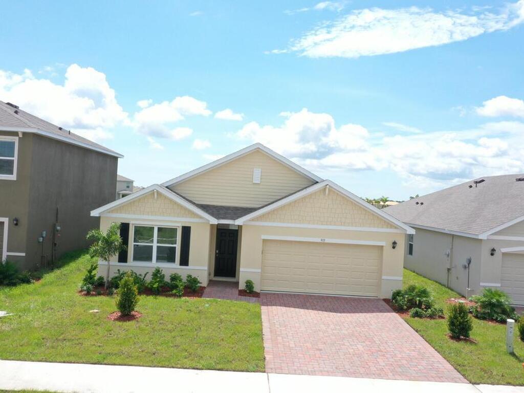 915 Dugan Circle, Palm Bay, FL 32909