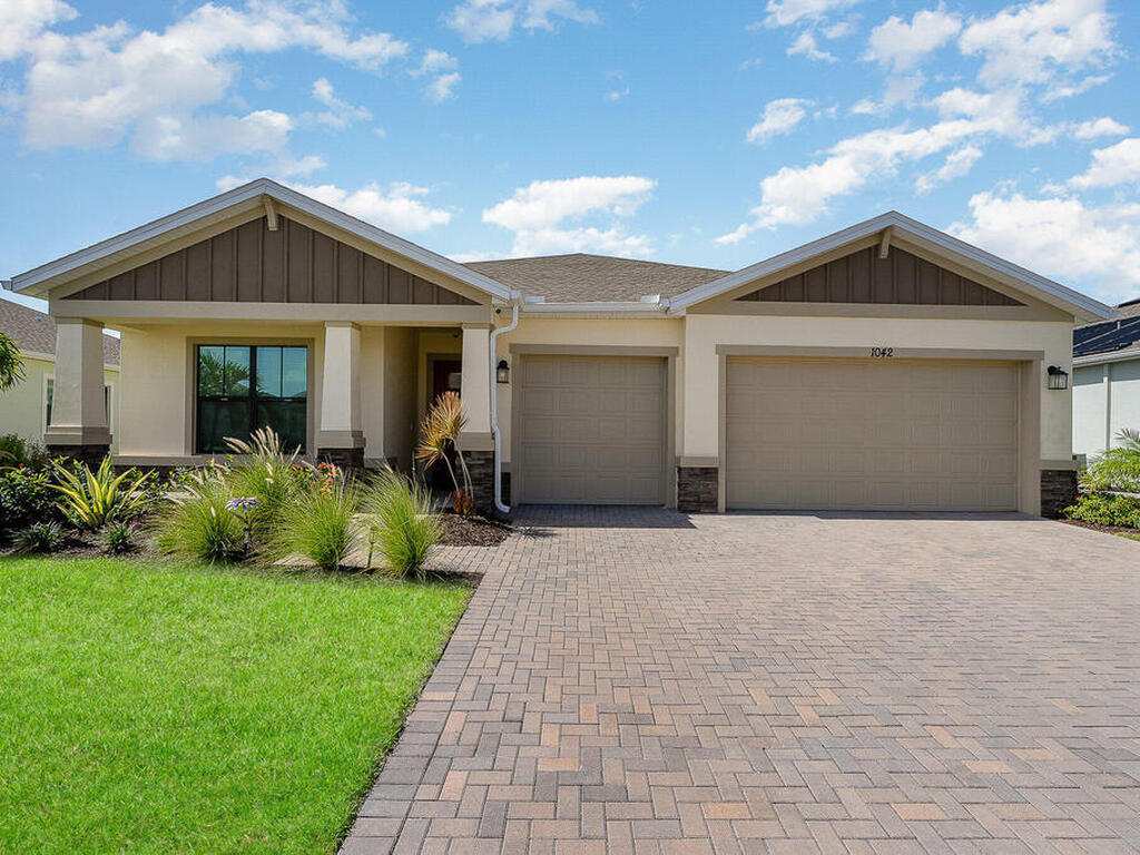 1042 Great Belt Circle, Melbourne, FL 32940