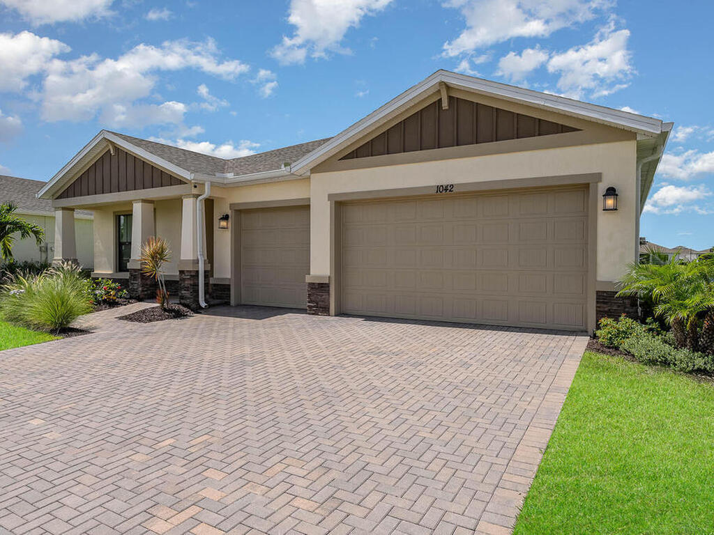 1042 Great Belt Circle, Melbourne, FL 32940