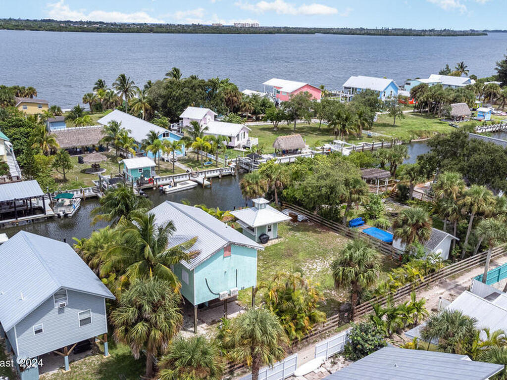 42 Vip Island, Grant Valkaria, FL 32949