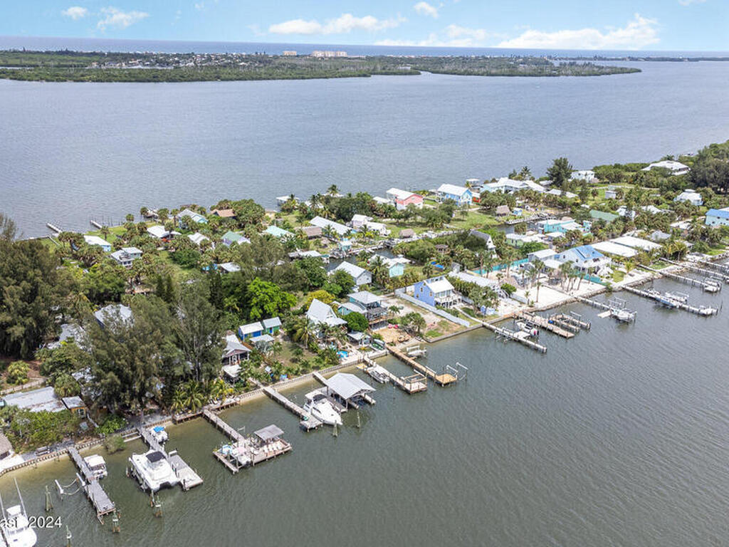 42 Vip Island, Grant Valkaria, FL 32949