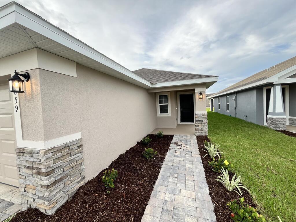 1067 Grantham Lane, Palm Bay, FL 32909