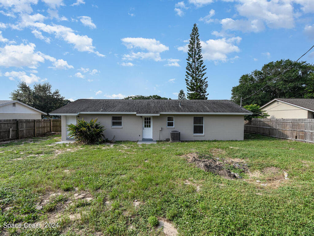 2125 Trieste Drive, Mims, FL 32754