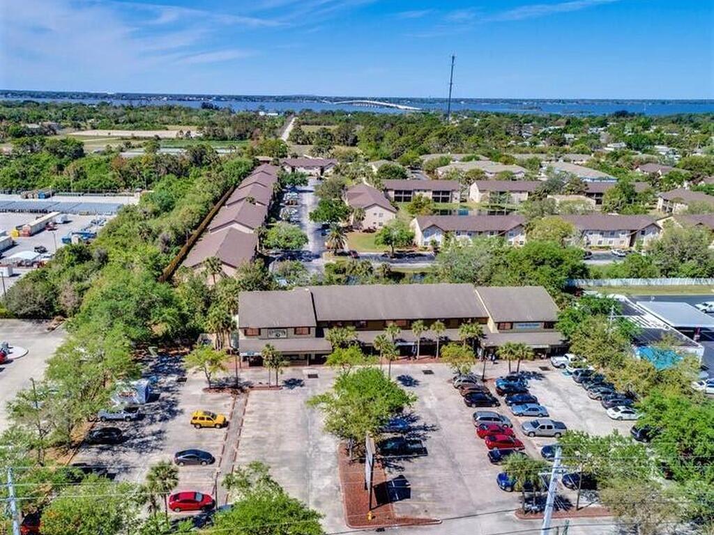 2425 N Courtenay Parkway, Merritt Island, FL 32953