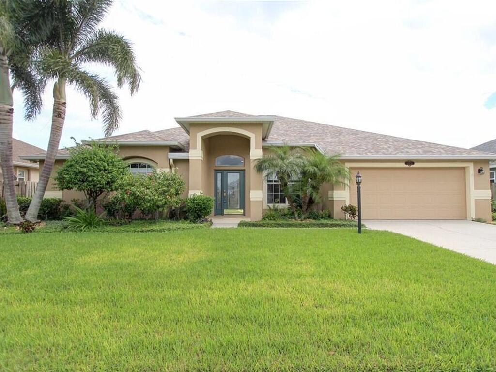 2212 Woodfield Circle, Melbourne, FL 32904