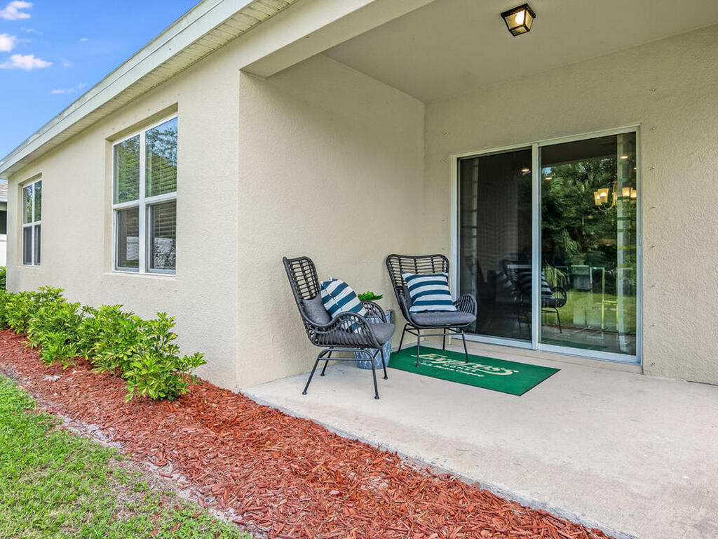 3102 Indian River Parkway, Mims, FL 32754