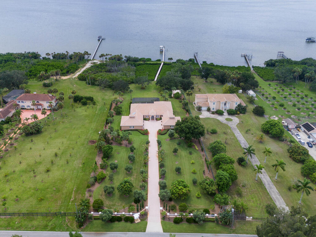 6033 N Tropical Trail, Merritt Island, FL 32953