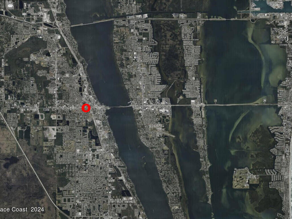 585 W King Street, Cocoa, FL 32922