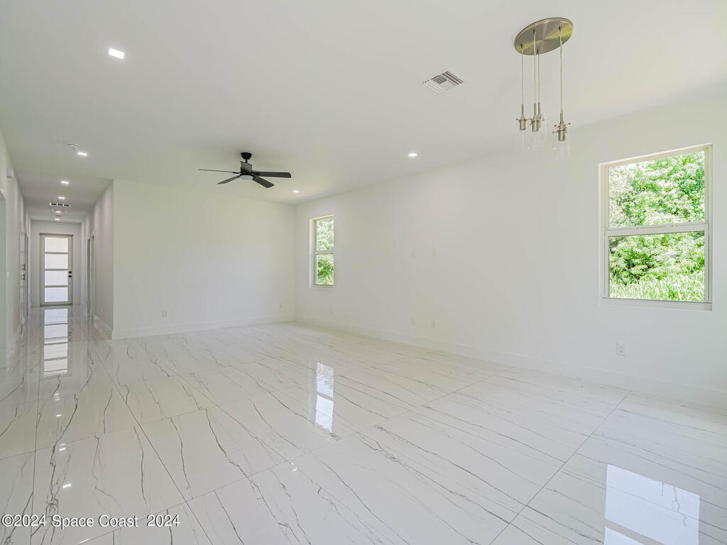 2400 88th Court, Vero Beach, FL 32966