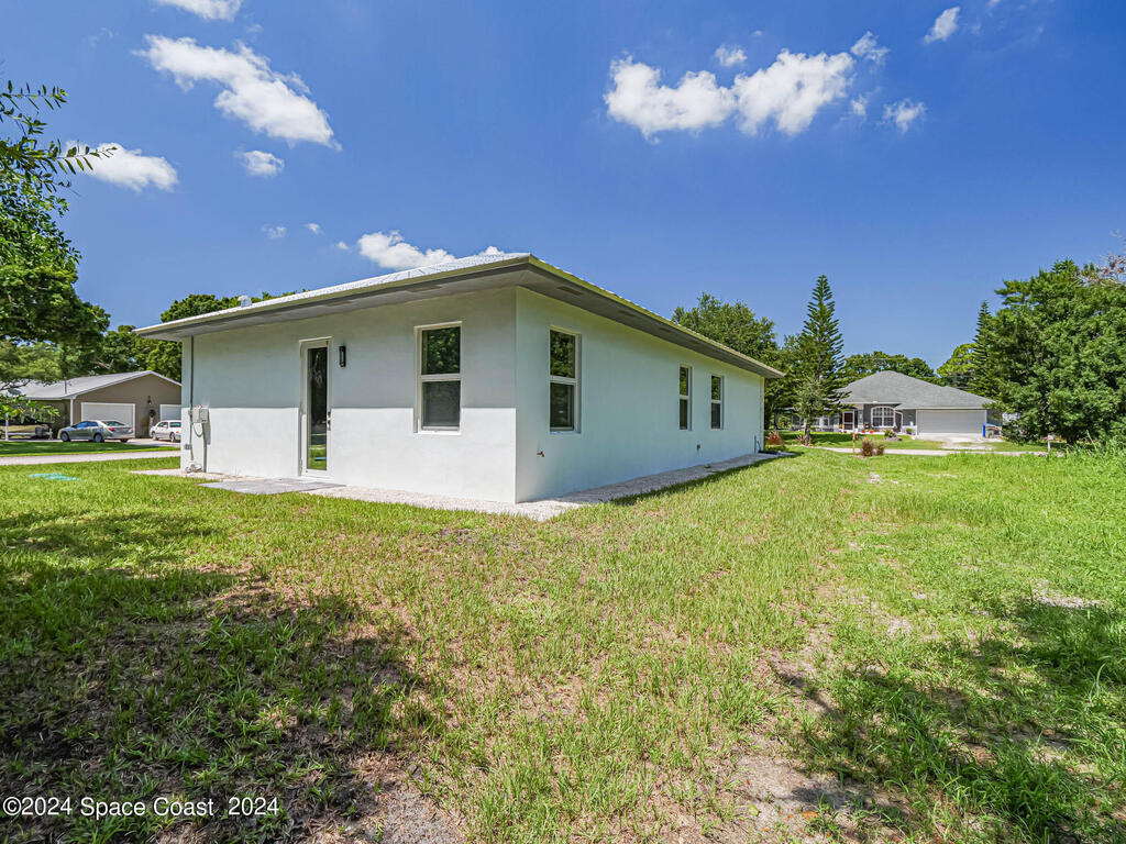 2400 88th Court, Vero Beach, FL 32966