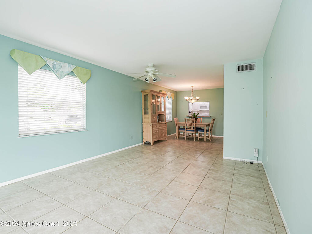 105 Spring Lake Court, Vero Beach, FL 32962