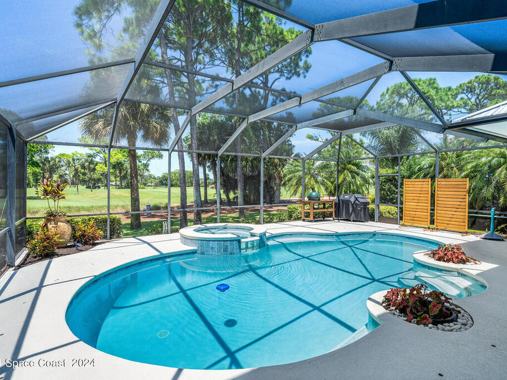 886 Carolina Circle, Vero Beach, FL 32962