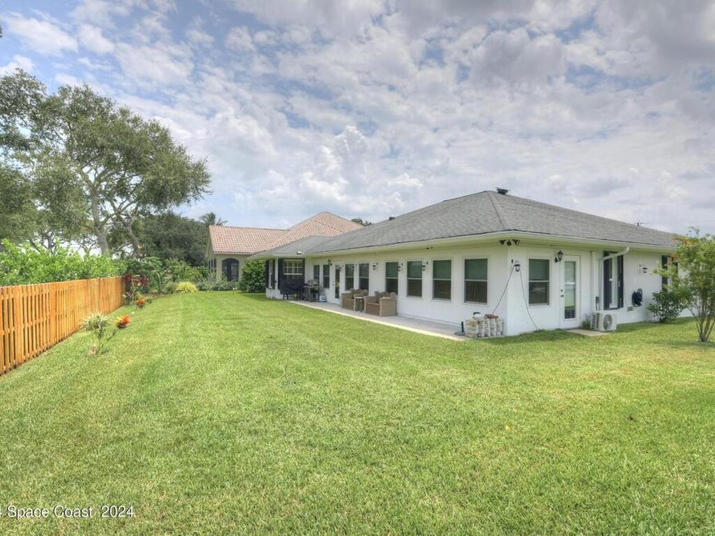 6626 110th Place, Sebastian, FL 32958