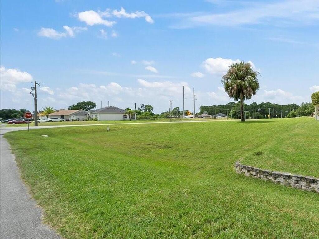 Na Coral Reef Avenue, Palm Bay, FL 32907