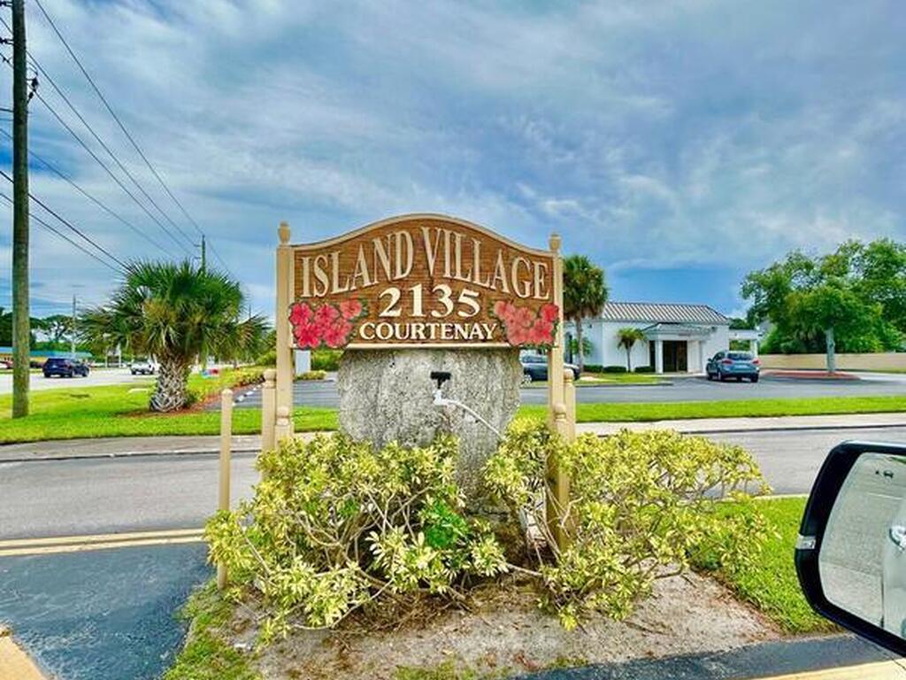 2135 N Courtenay Parkway, Merritt Island, FL 32953