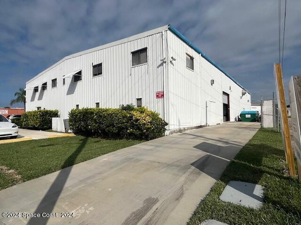 280 W Central Boulevard, Cape Canaveral, FL 32920