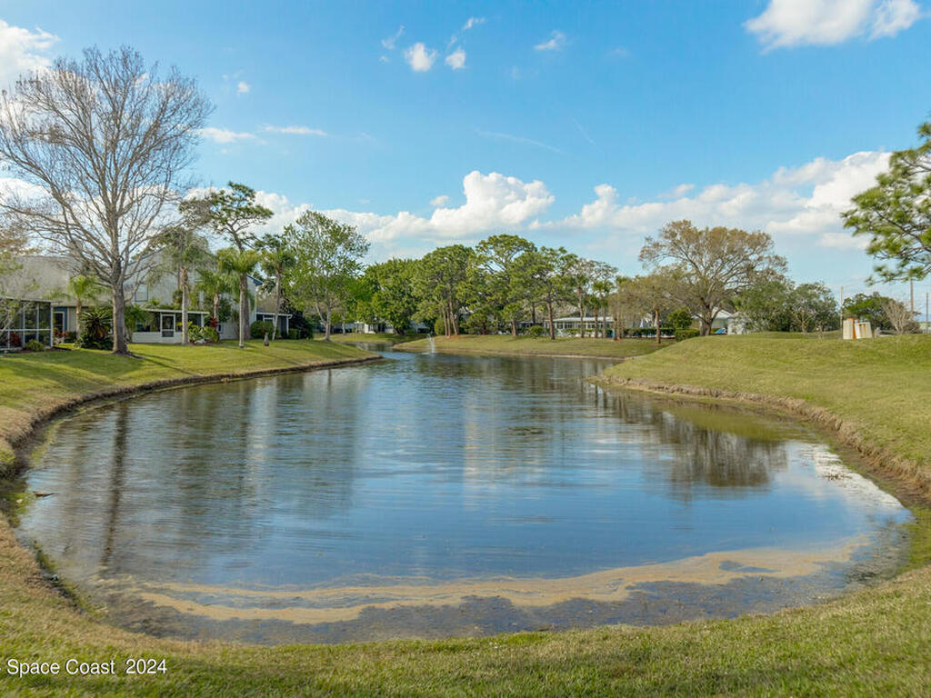 4900 Lake Waterford Way, Melbourne, FL 32901