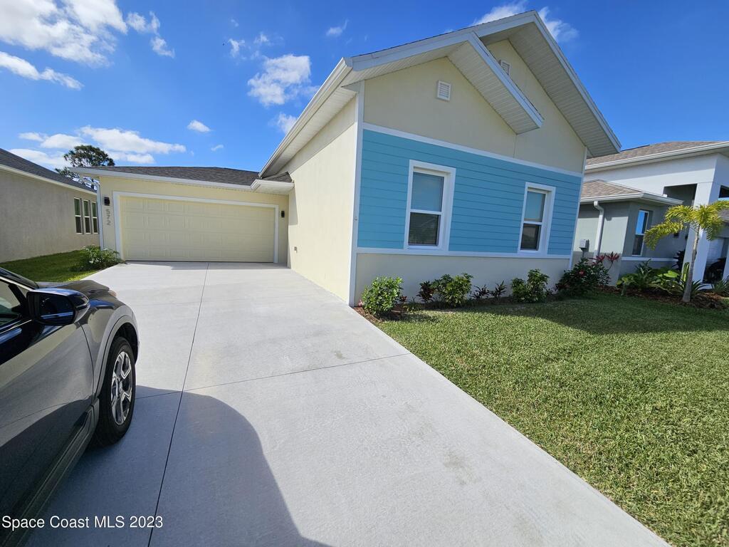 572 Corbin Circle, Palm Bay, FL 32908