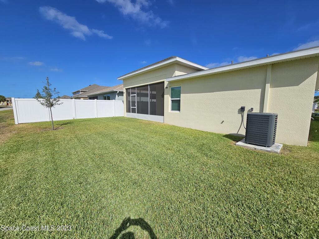 572 Corbin Circle, Palm Bay, FL 32908