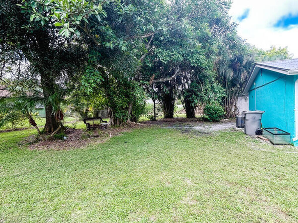 3126 1st Road, Vero Beach, FL 32968