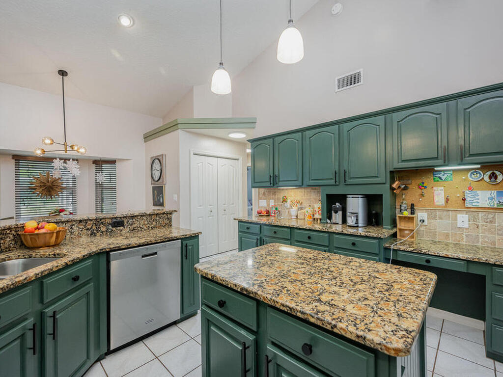 3295 Savannahs Trail, Merritt Island, FL 32953