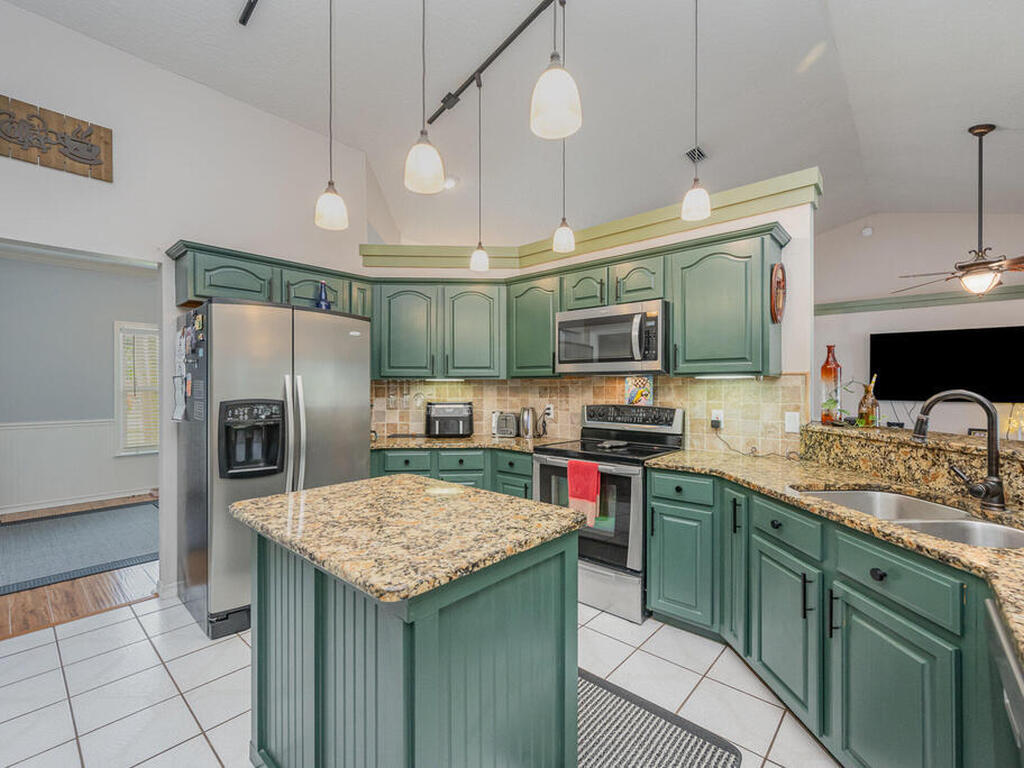 3295 Savannahs Trail, Merritt Island, FL 32953