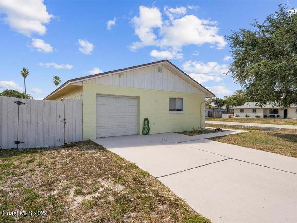 105 S Lee Court, Merritt Island, FL 32952