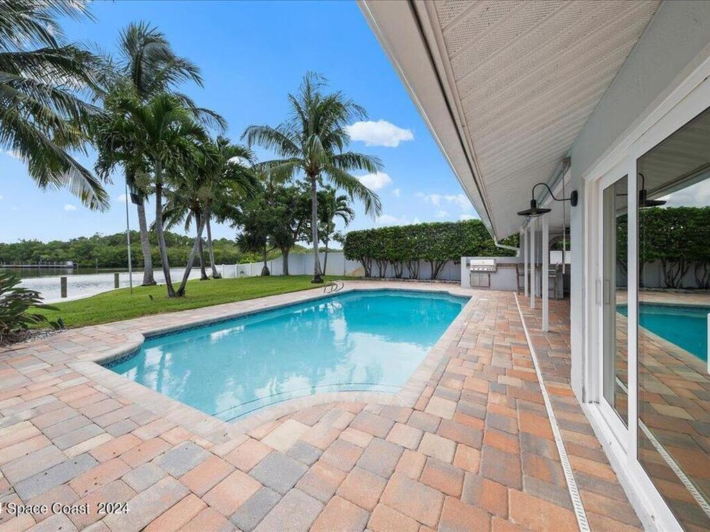 689 S Hedgecock Square, Satellite Beach, FL 32937