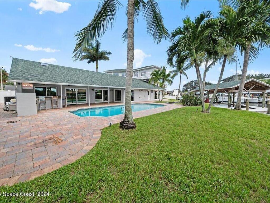 689 S Hedgecock Square, Satellite Beach, FL 32937